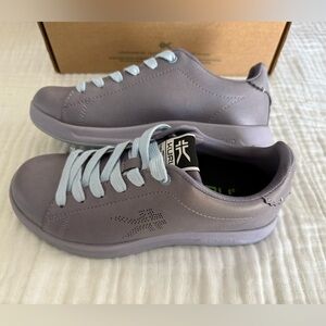 NIB KURU ROAM Sneakers Women’s Size 7